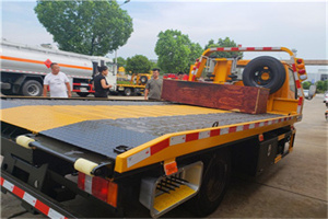 西秀附近拖车电话号码服务